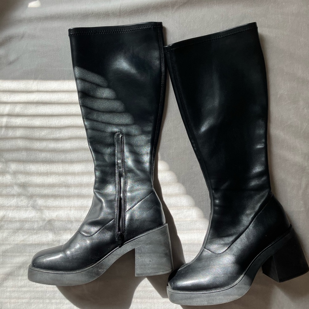 Sleek Black Heeled Boots